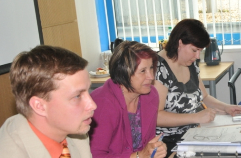 Odbornou komisi pro Ještěd zřidila náměstkyně hejtmana Lidie Vajnerová (uprostřed).